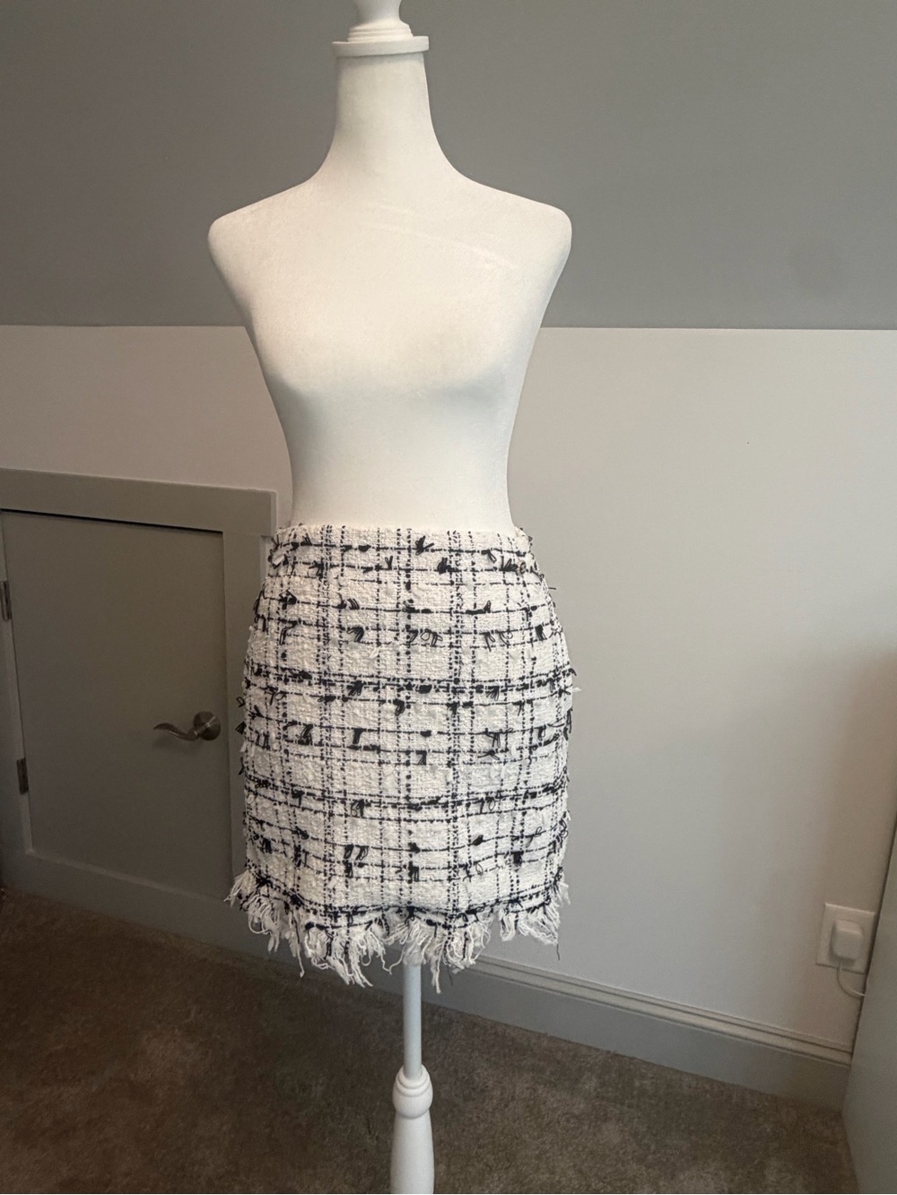 CHANEL Off White Black Boucle Tweed Fringe Mini Skirt CC Logo Button FR 34 US 2